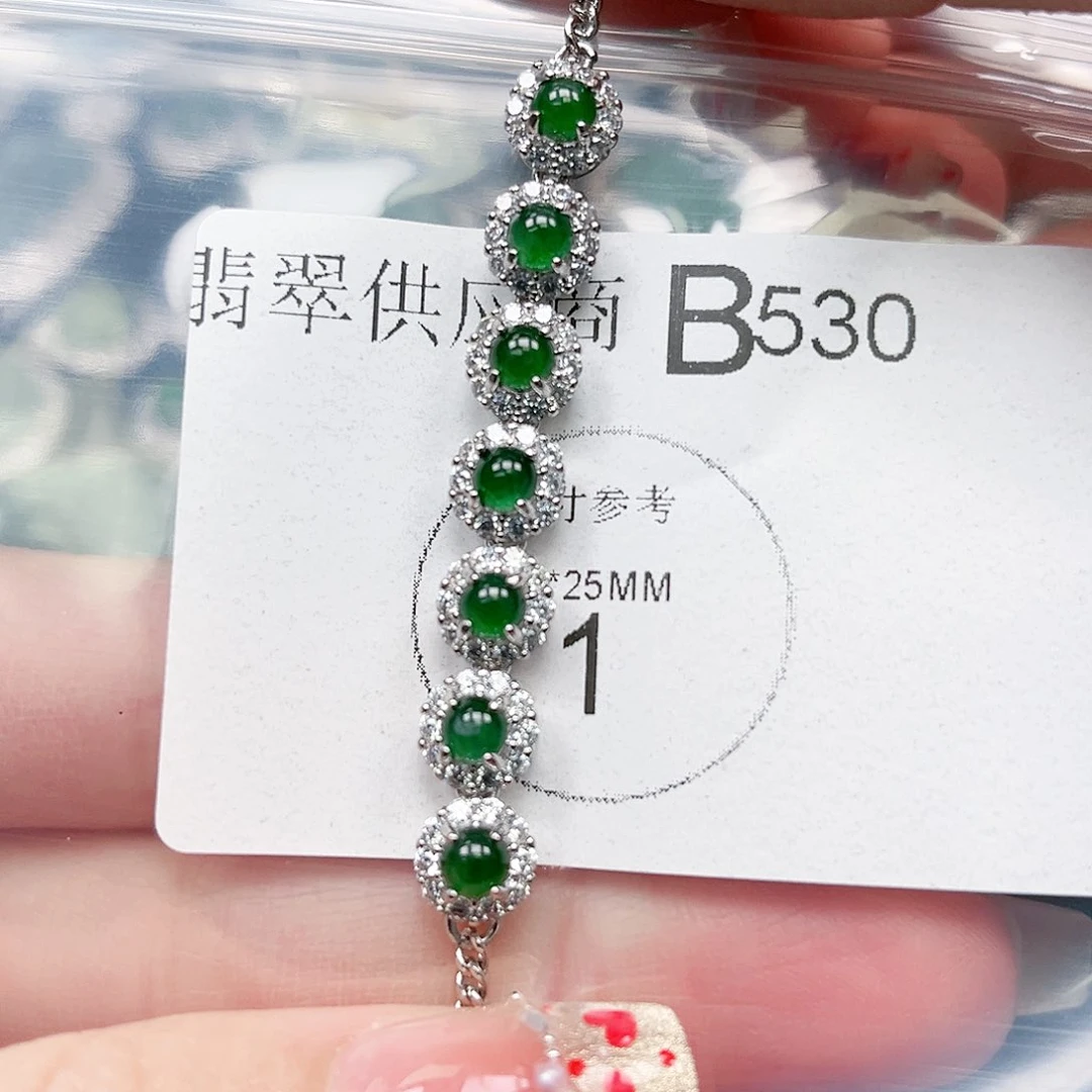 翡翠颈饰未镶嵌翡翠530