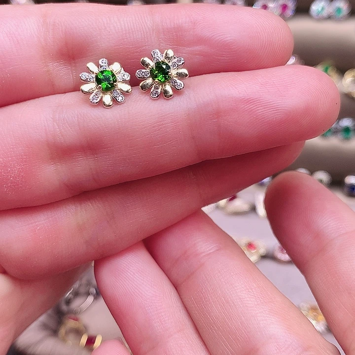 银S925镶嵌透辉石耳饰