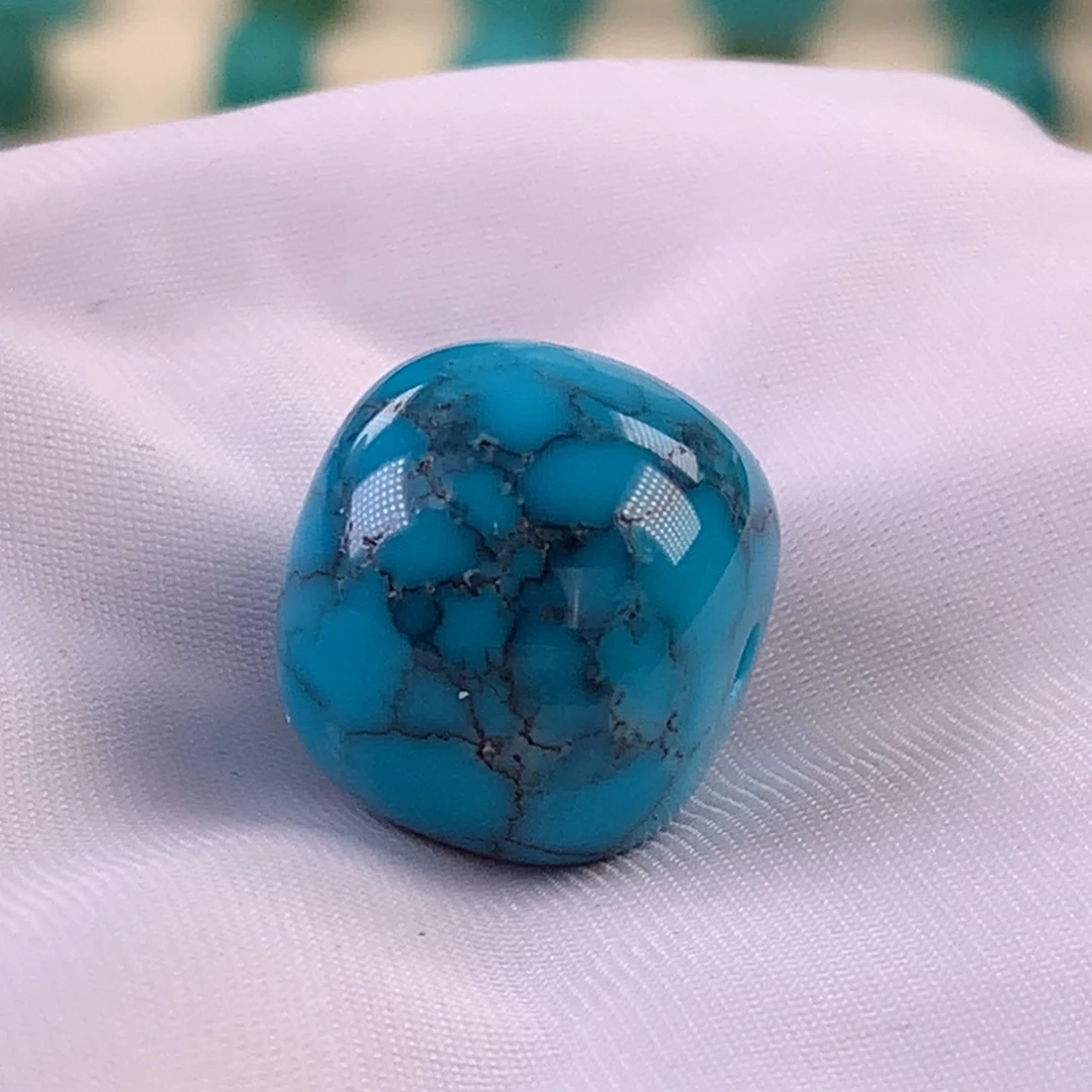 绿松石未镶嵌珠宝奇石16.4x14.4mm