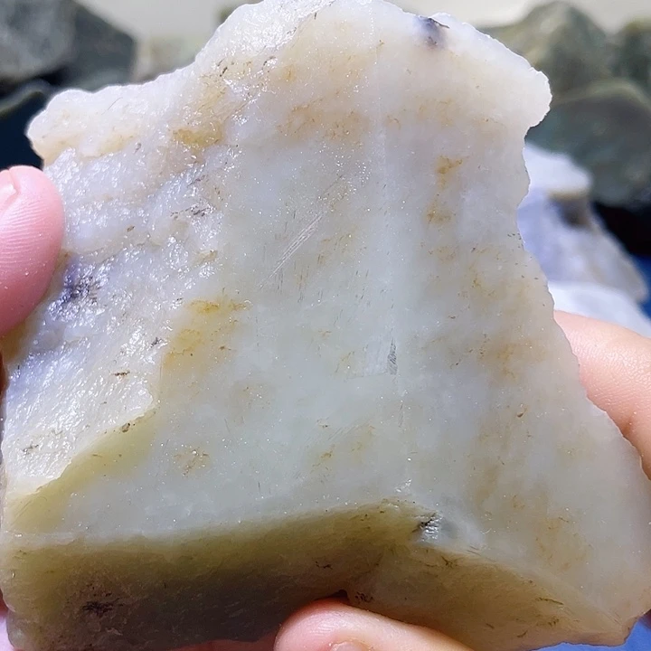 和田玉未镶嵌珠宝半成品