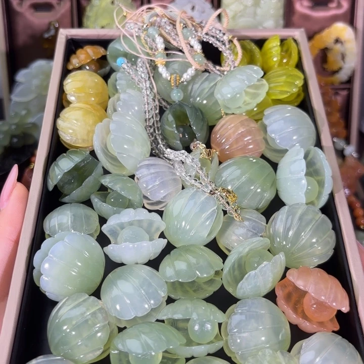 蛇纹石玉合金颈饰安*?随机发