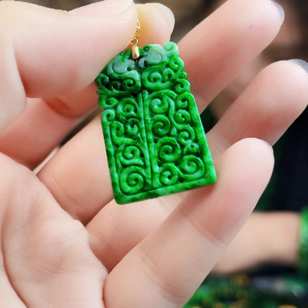 翡翠18K金镶嵌颈饰多样性