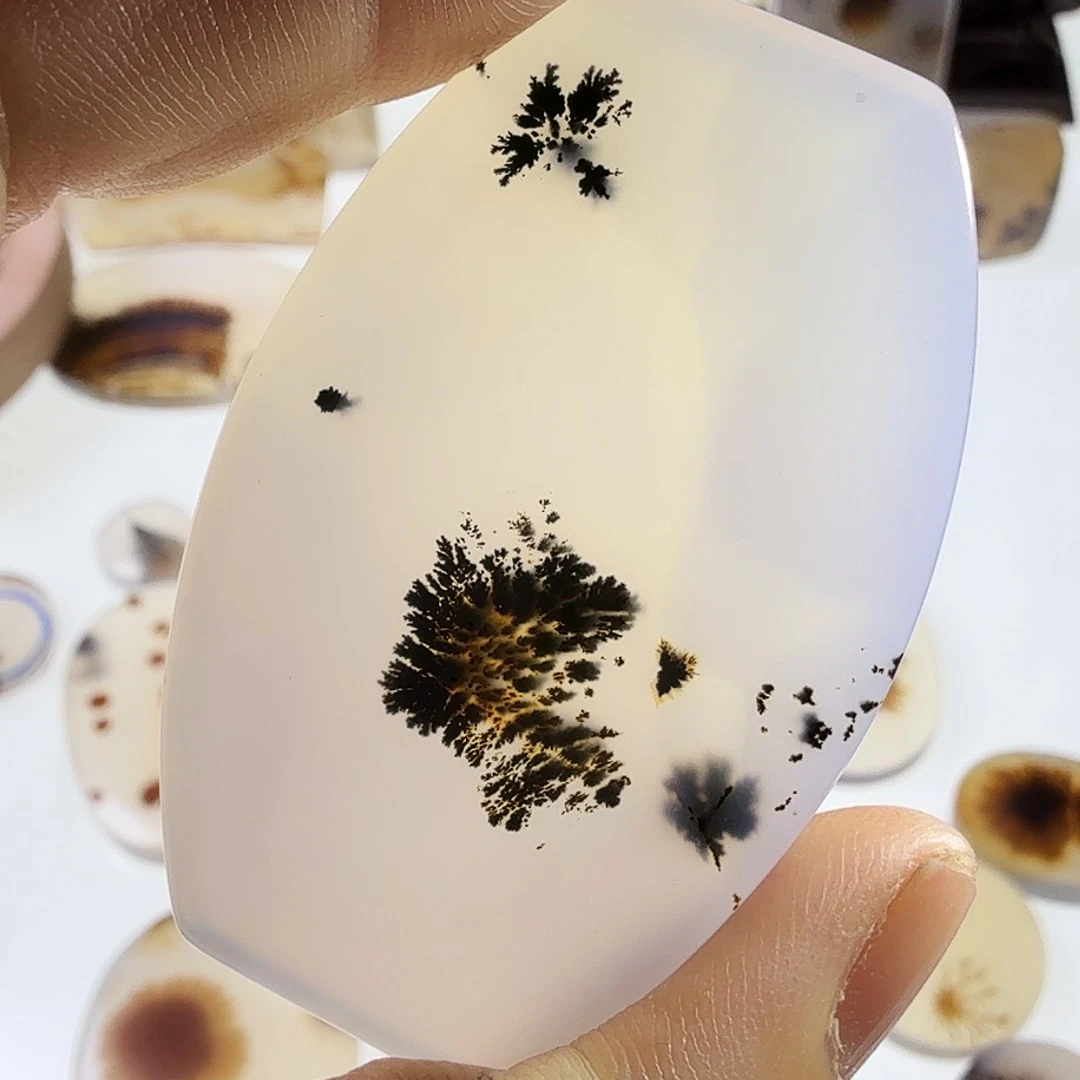 玛瑙/玉髓未镶嵌珠宝半成品