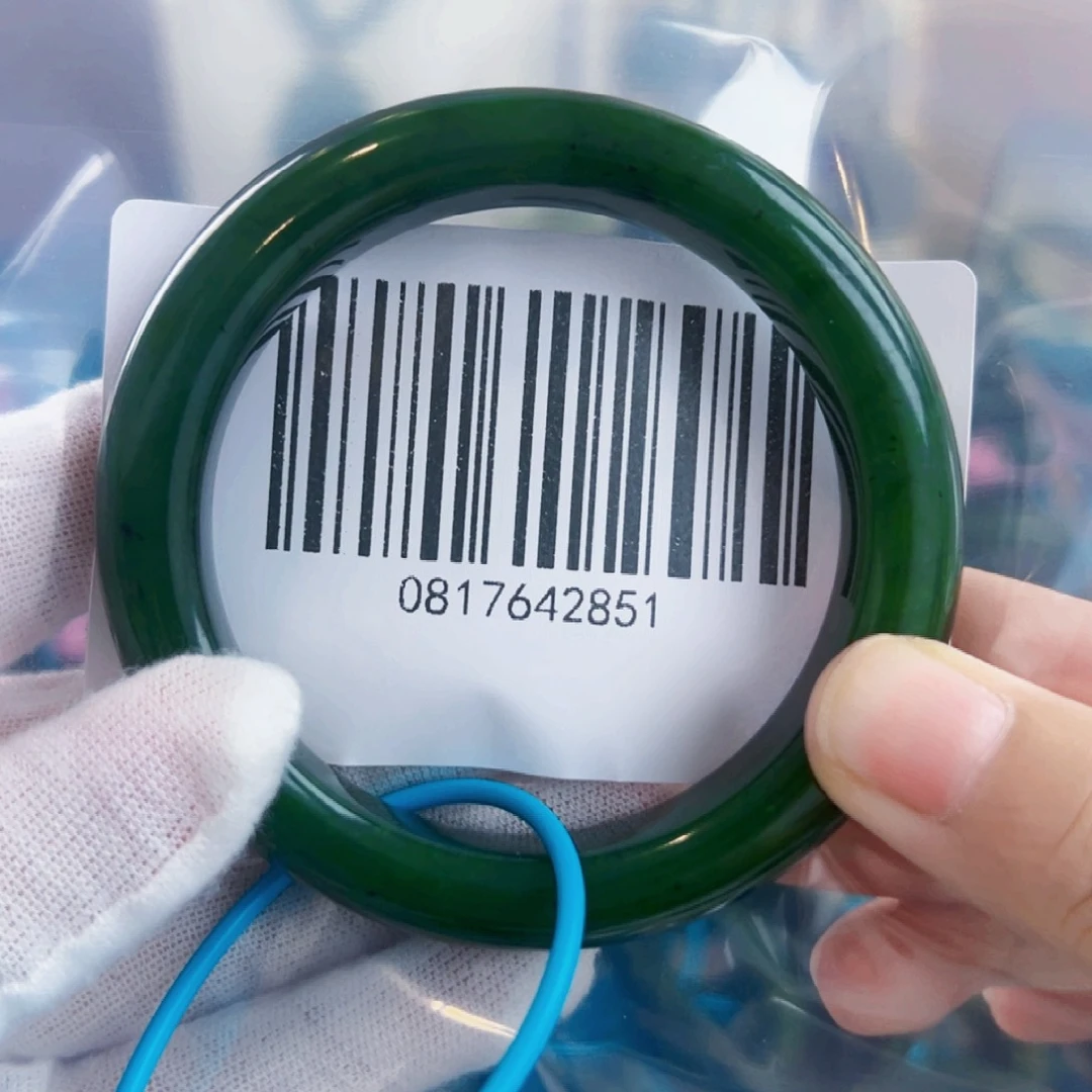 和田玉手镯未镶嵌微瑕5657