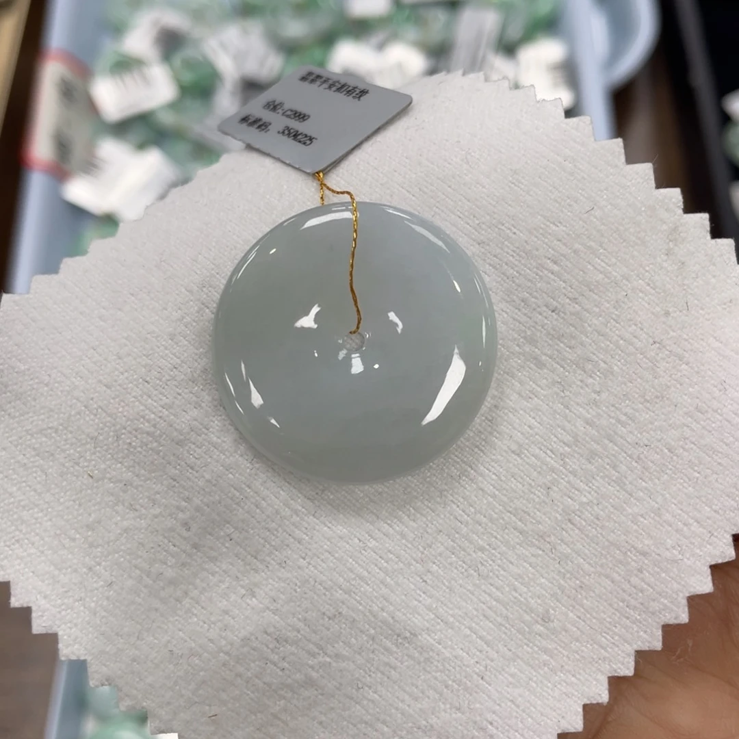 颈饰未镶嵌翡翠平安扣