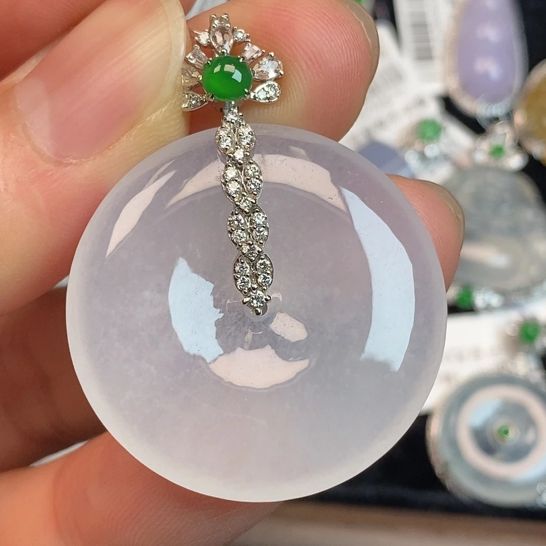 翡翠18K金镶嵌颈饰平安