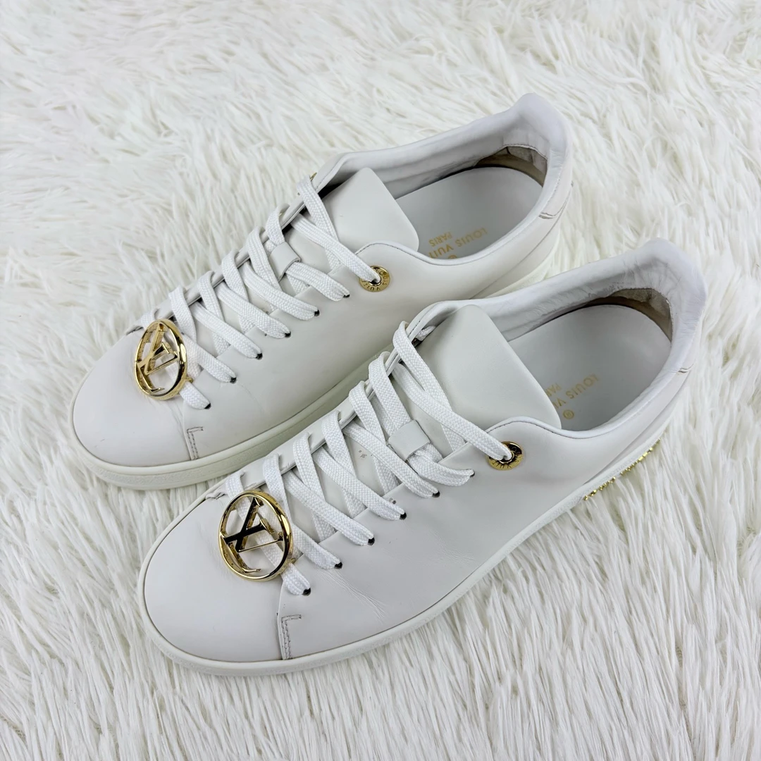 95新 LouisVuitton/路易威登 金属logo 小白鞋36.5码 咩