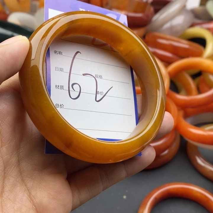 未镶嵌手镯石英质玉