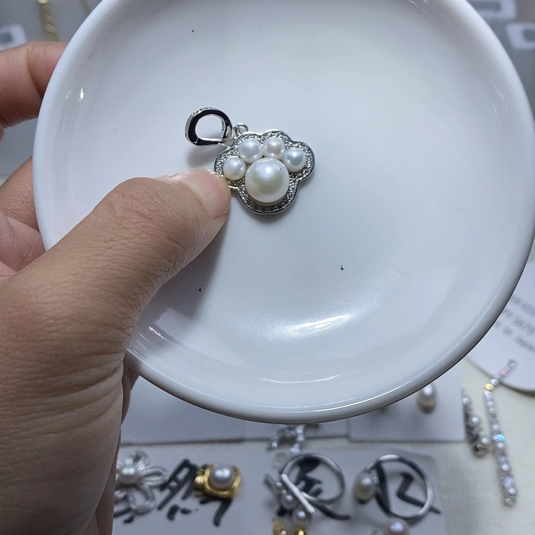 淡水珍珠耳饰未镶嵌