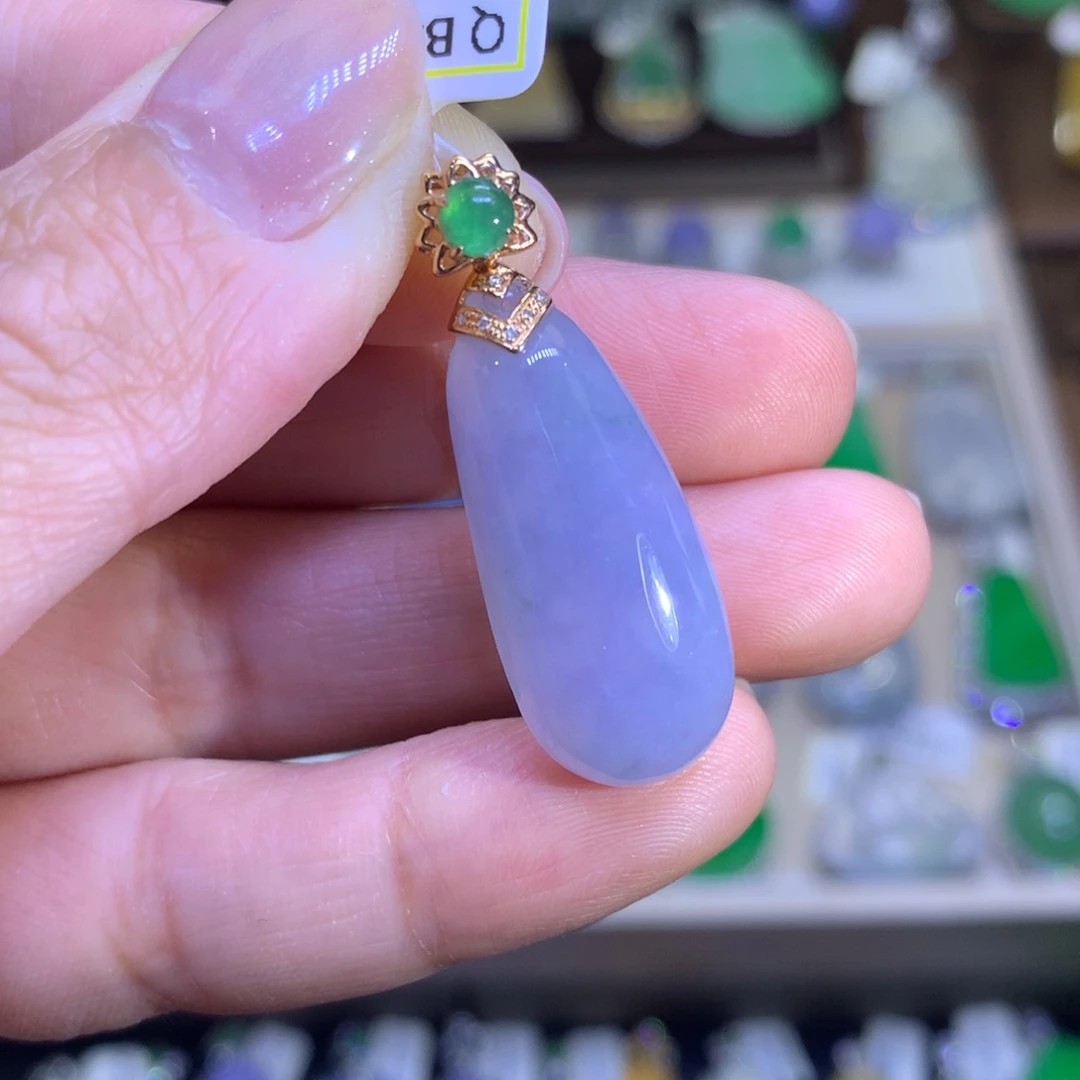 翡翠18K金镶嵌颈饰翡翠