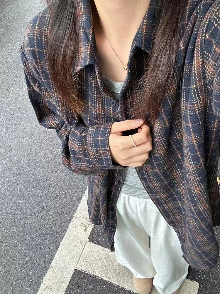 大码胖mm格子长袖开衫宽松显瘦气质通勤300斤衬衫韩版复古ins上衣