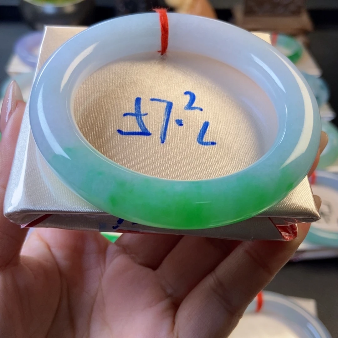 翡翠未镶嵌手镯36圆条冰飘绿绿