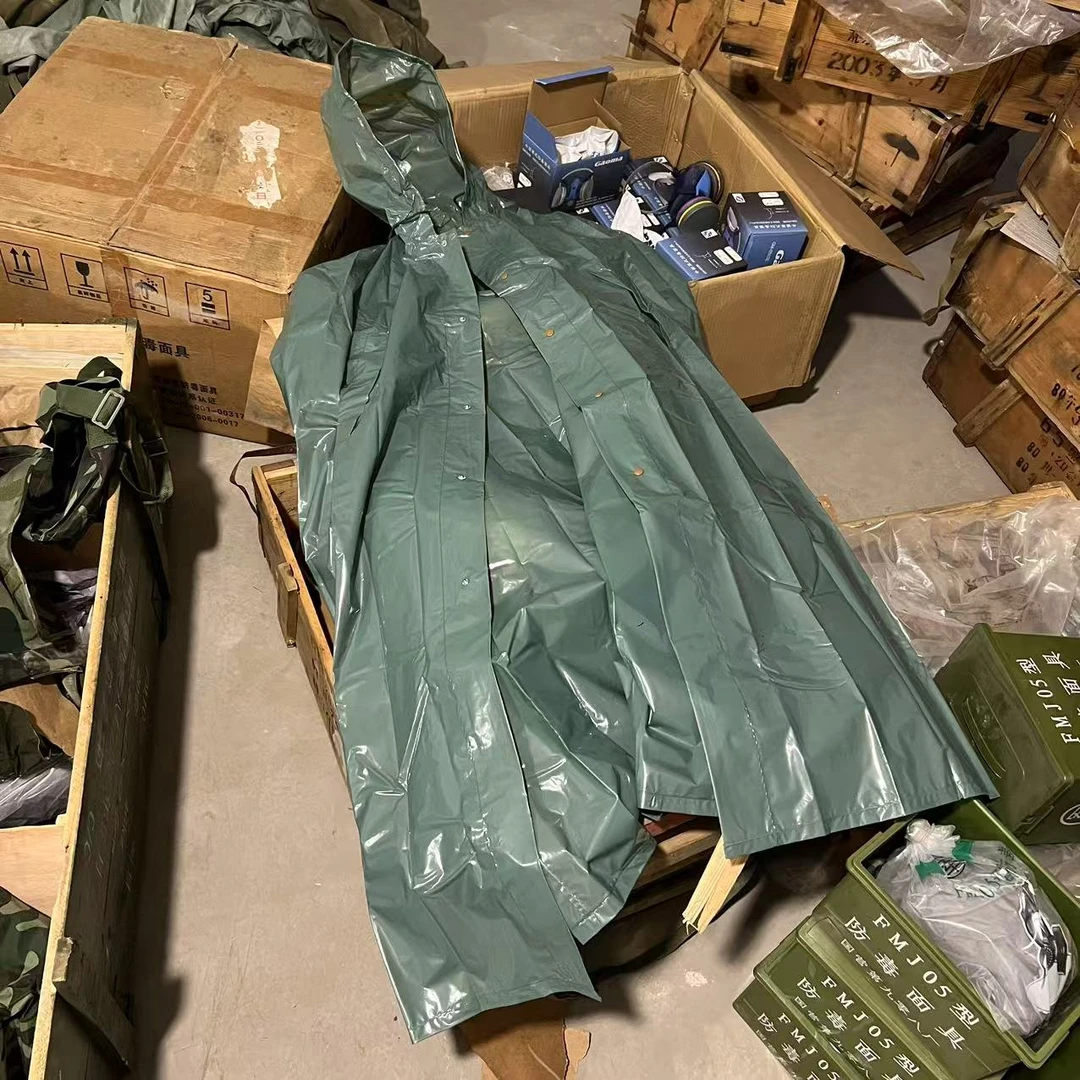 正品81型号雨衣斗篷全新库存