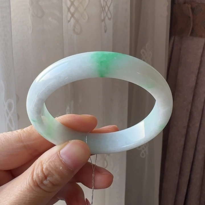 翡翠未镶嵌手镯手镯 包容