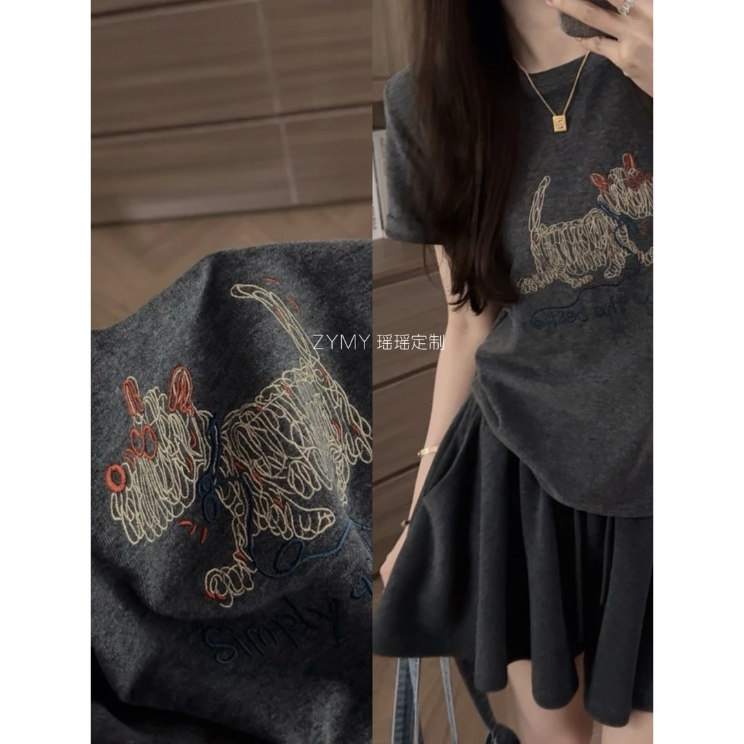 【线条狗】版型很好的百搭显瘦刺绣线条狗圆领T恤短袖上衣