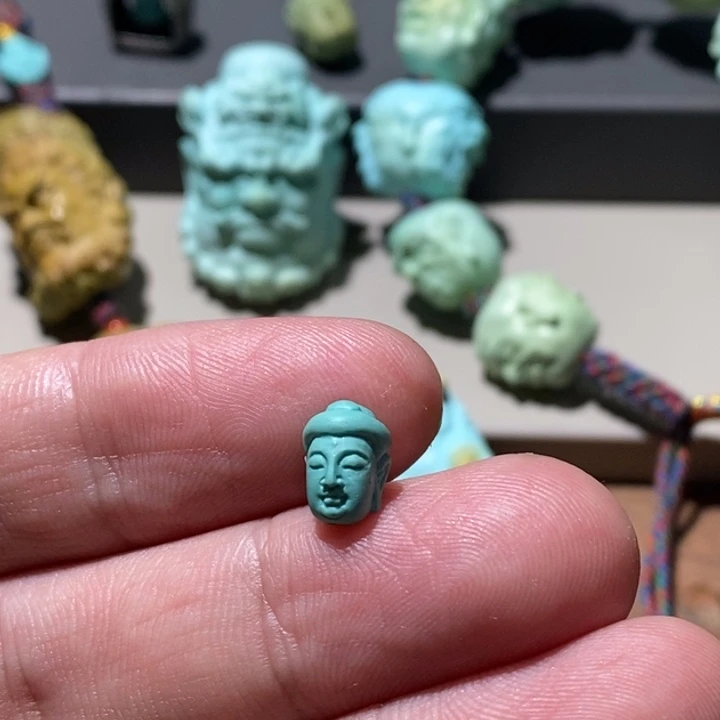 绿松石未镶嵌颈饰