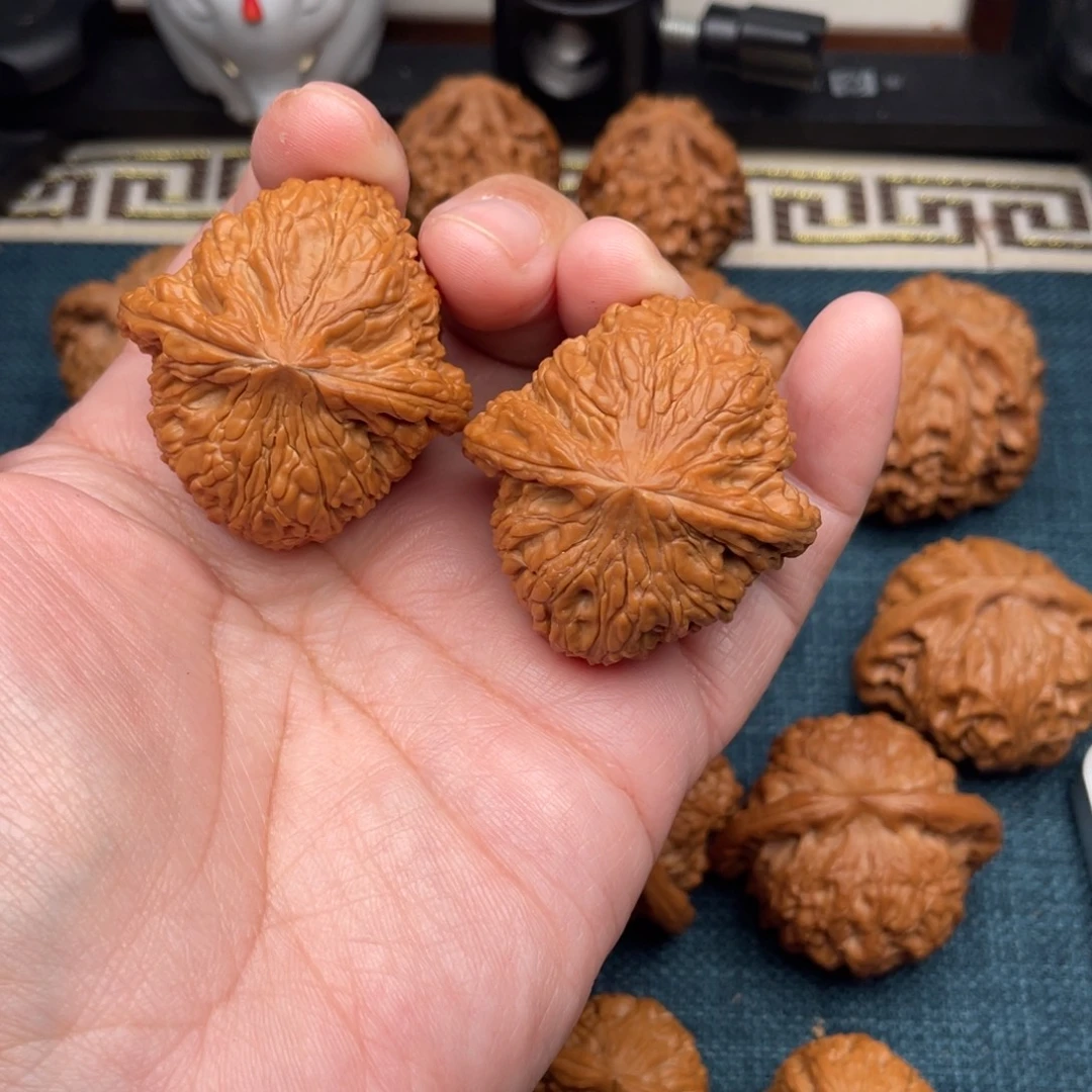 文玩核桃把件全品绣球40