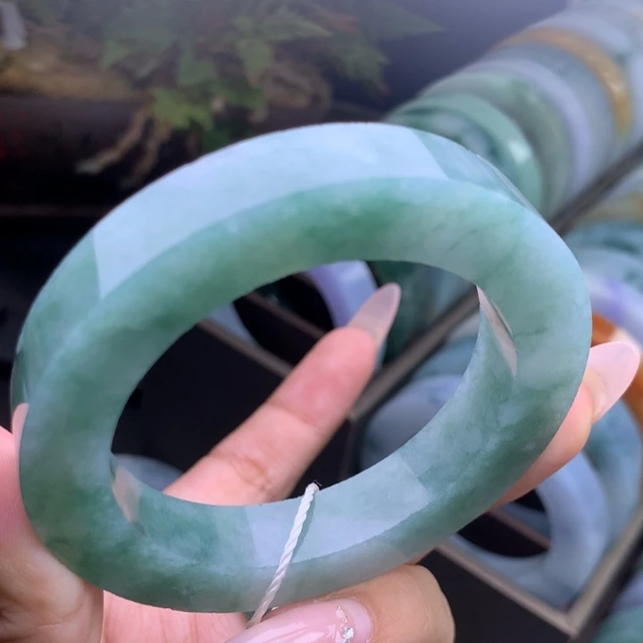 定制翡翠未镶嵌手镯不退不换