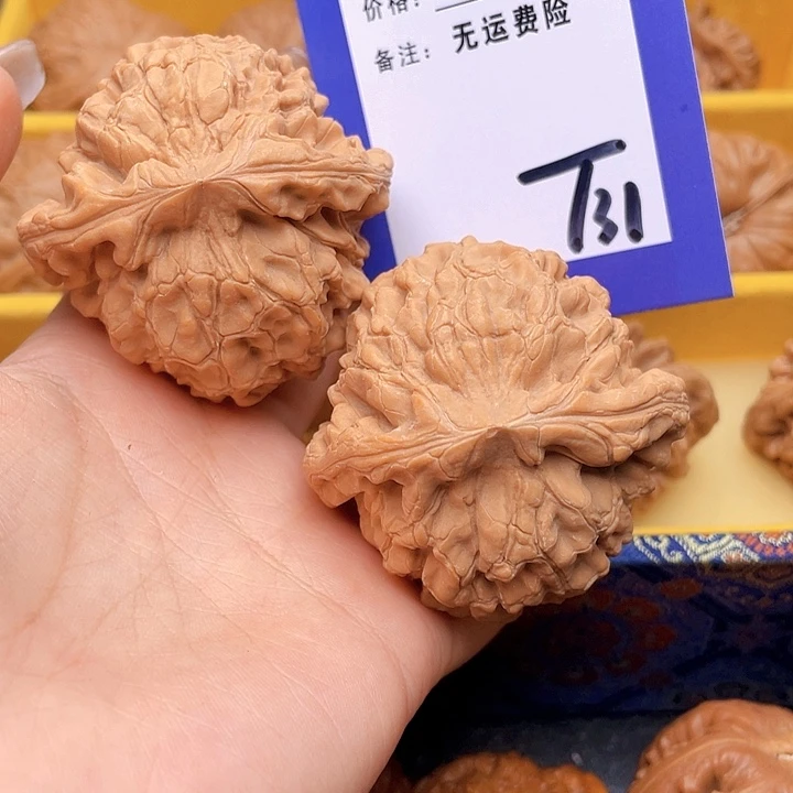 把件文玩核桃开***:文玩核桃龙鼎31