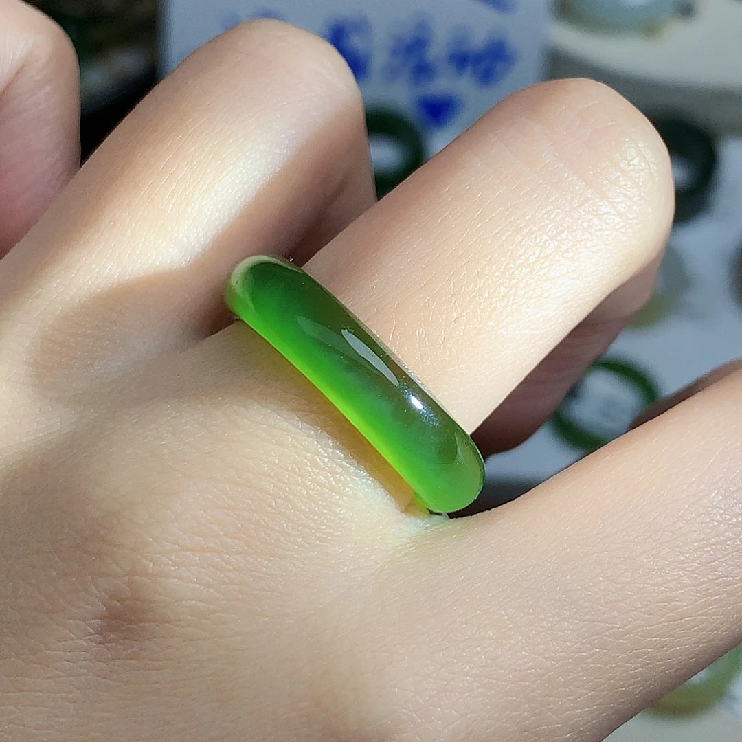 未镶嵌戒指和田玉