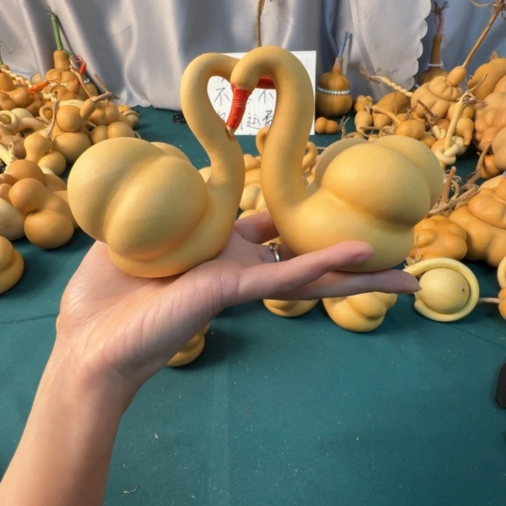 燕***蝶大叶紫檀（黑酸枝木类）