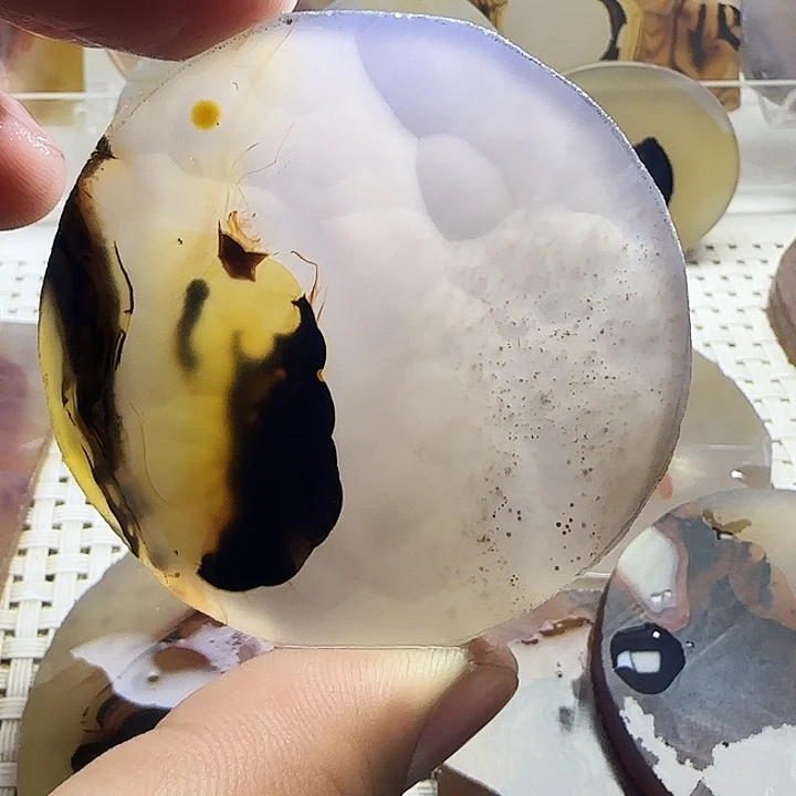 玛瑙/玉髓未镶嵌珠宝奇石