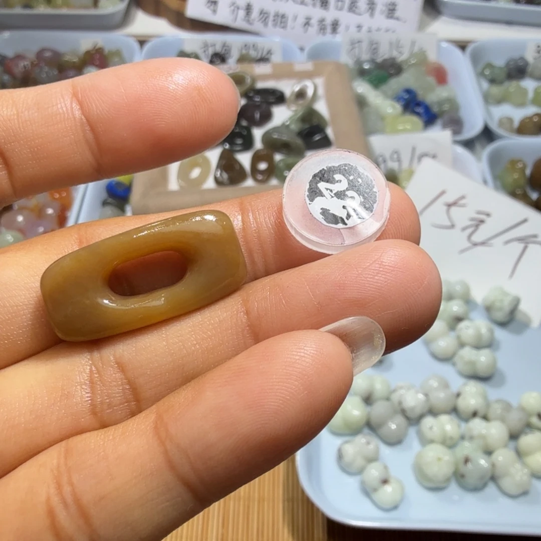 和田玉未镶嵌珠宝奇石