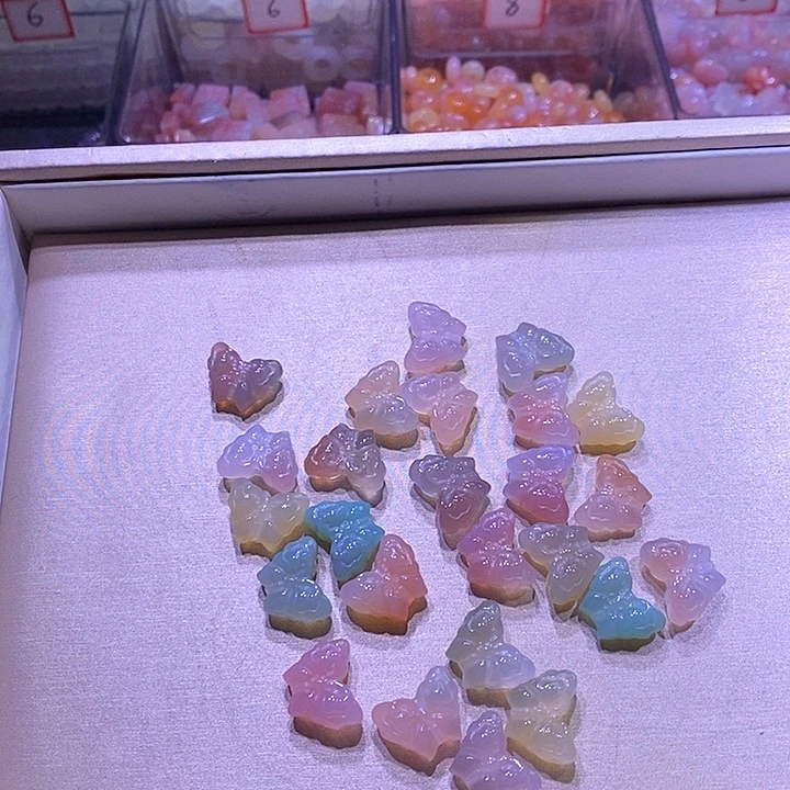 未镶嵌颈饰玛瑙/玉髓彩色蝴蝶一个