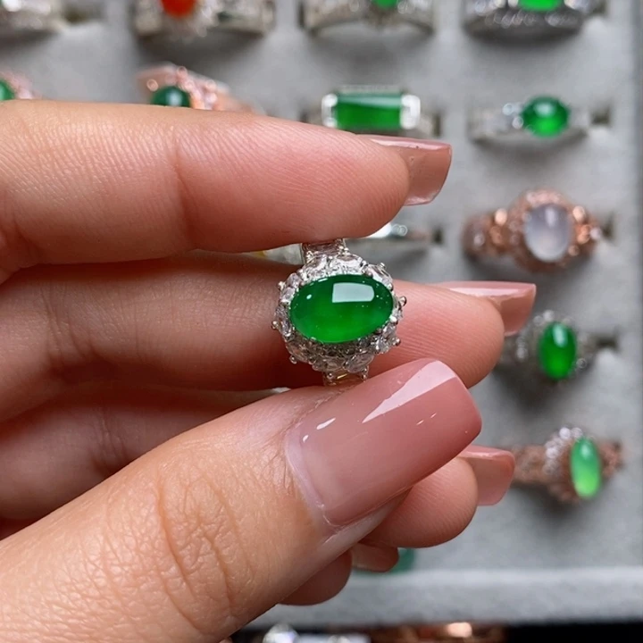 翡翠戒指未镶嵌蛋面