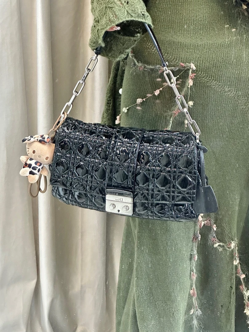95新 DIOR/迪奥 dior黑银漆皮泡芙单肩包