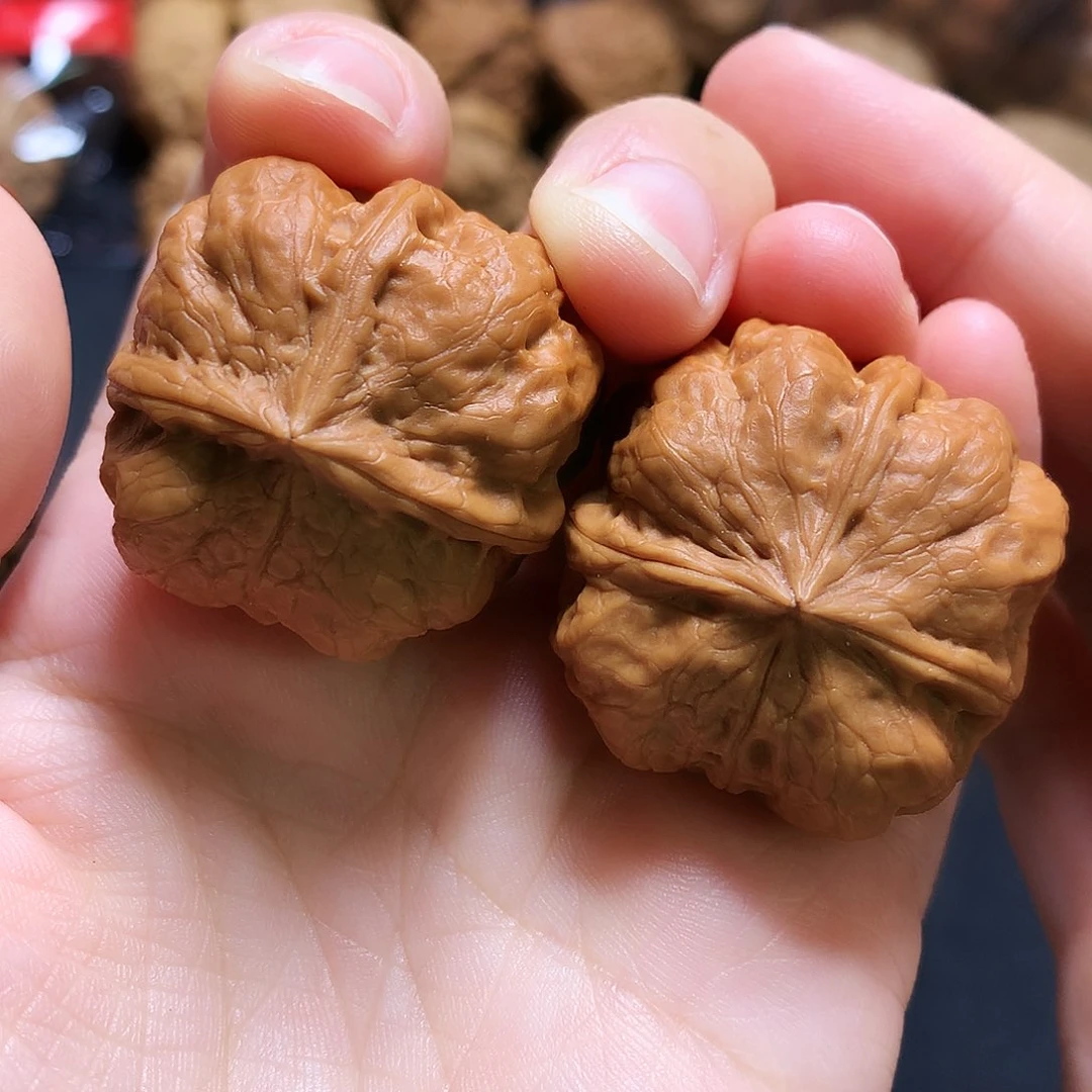 文玩核桃吊坠三棱丁