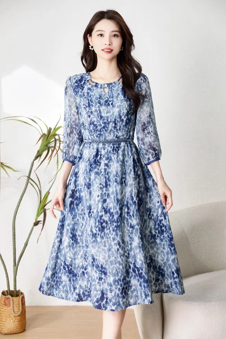 （W青花瓷）夏季时尚轻奢亲肤透气中长款连衣裙