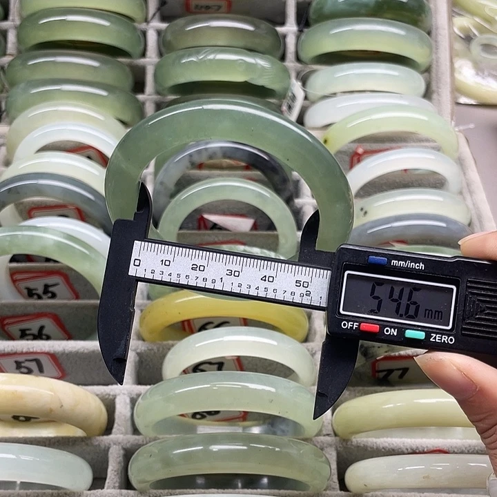 未镶嵌蛇纹石玉手镯57
