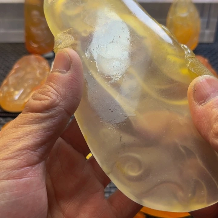 霸***王石英质玉未镶嵌旦面