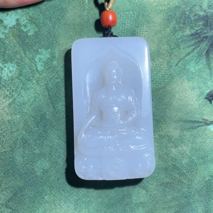 和田玉颈饰未镶嵌虎****族