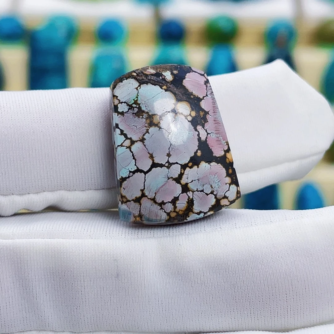 绿松石未镶嵌颈饰