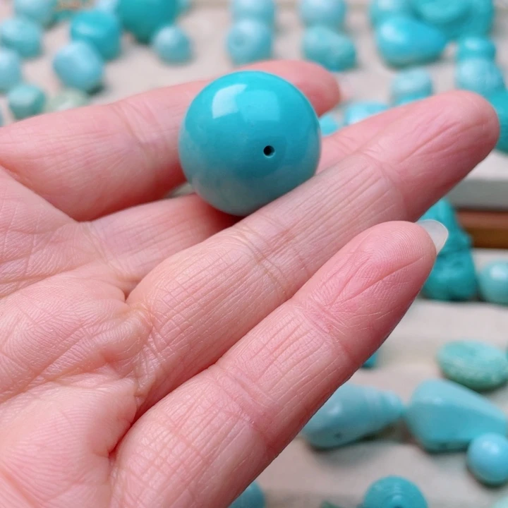 绿松石未镶嵌颈饰