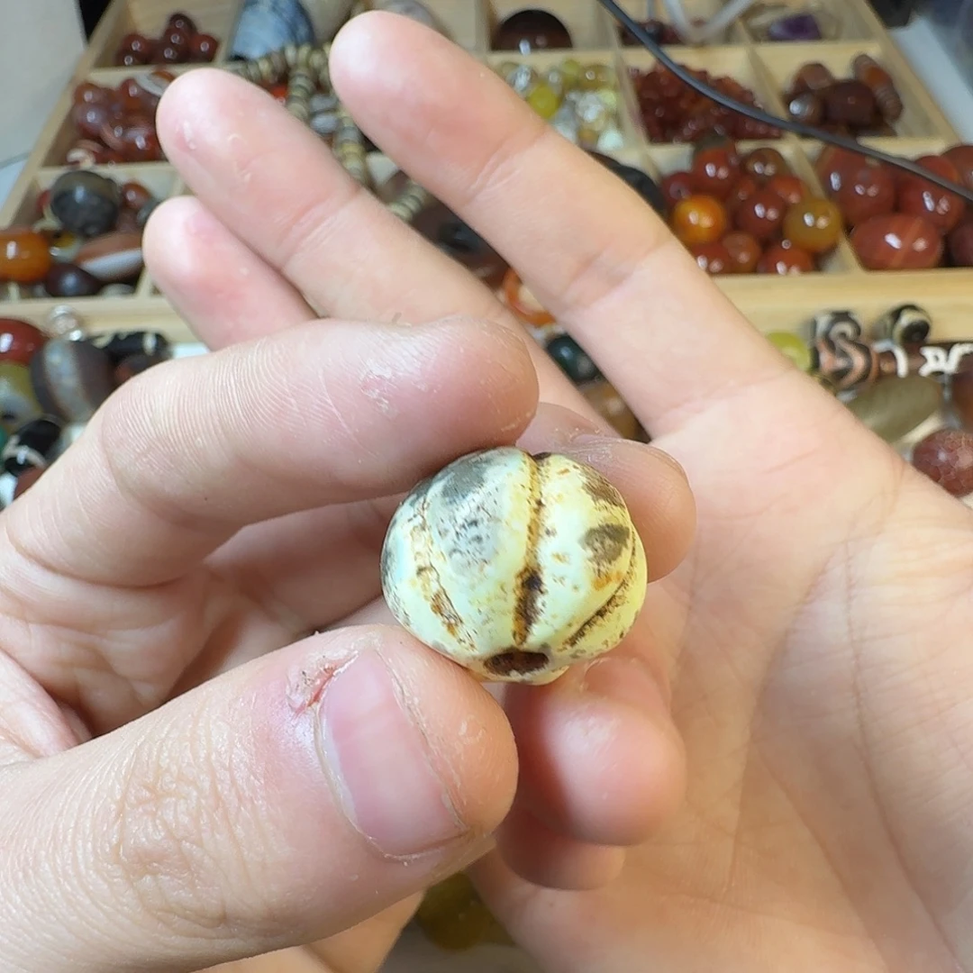 玛瑙/玉髓未镶嵌纯天然玛瑙珠子