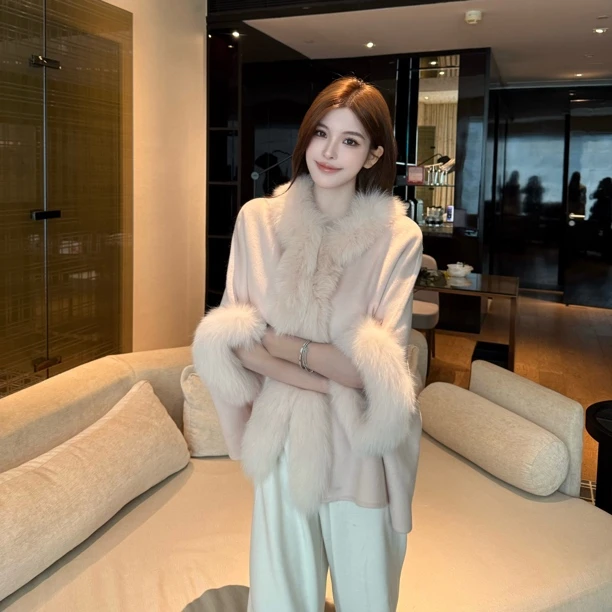 FAY【粉色世家】狐狸毛毛领袖子拼接粉色轻奢贵气毛呢大衣外套