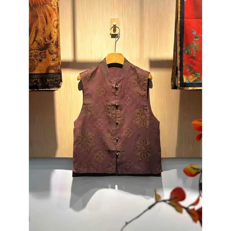 金辉流韵提花马甲 —— 黄衫晕染华贵光，提花织就复古情