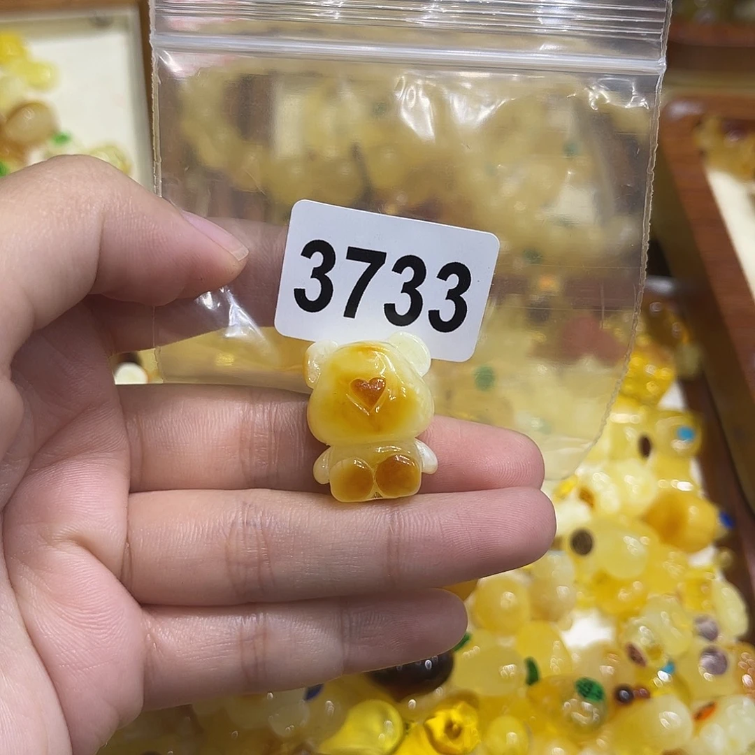 山***义琥珀未镶嵌珠宝奇石