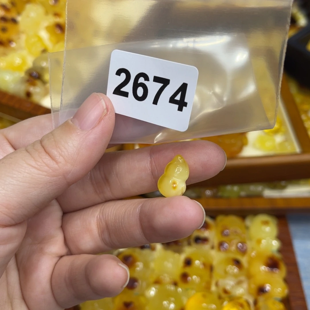 琥珀珠宝奇石未镶嵌