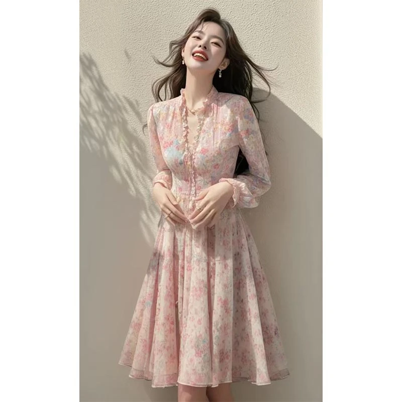 收腰中长款裙子a