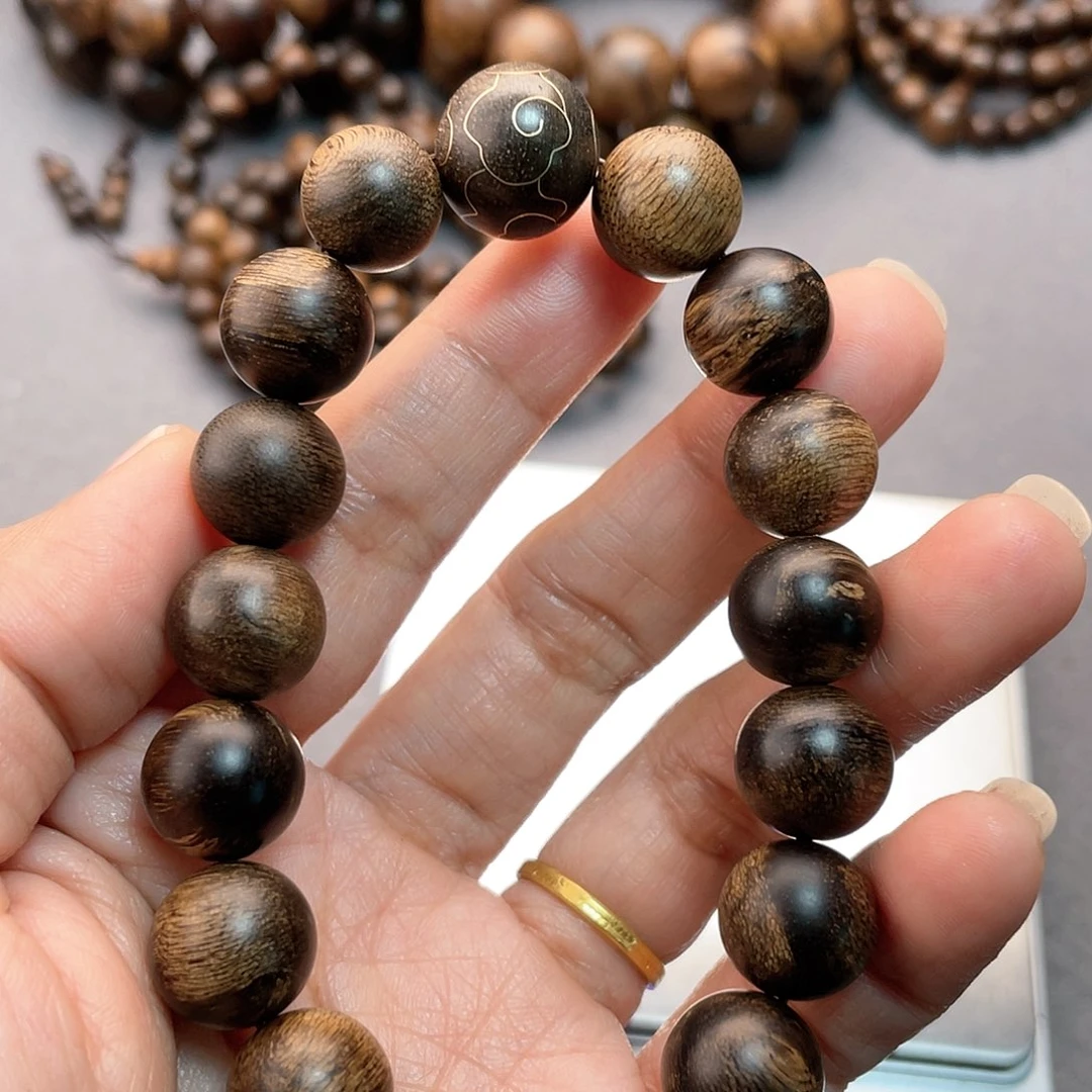 沉香手串白棋瘤疤1.2