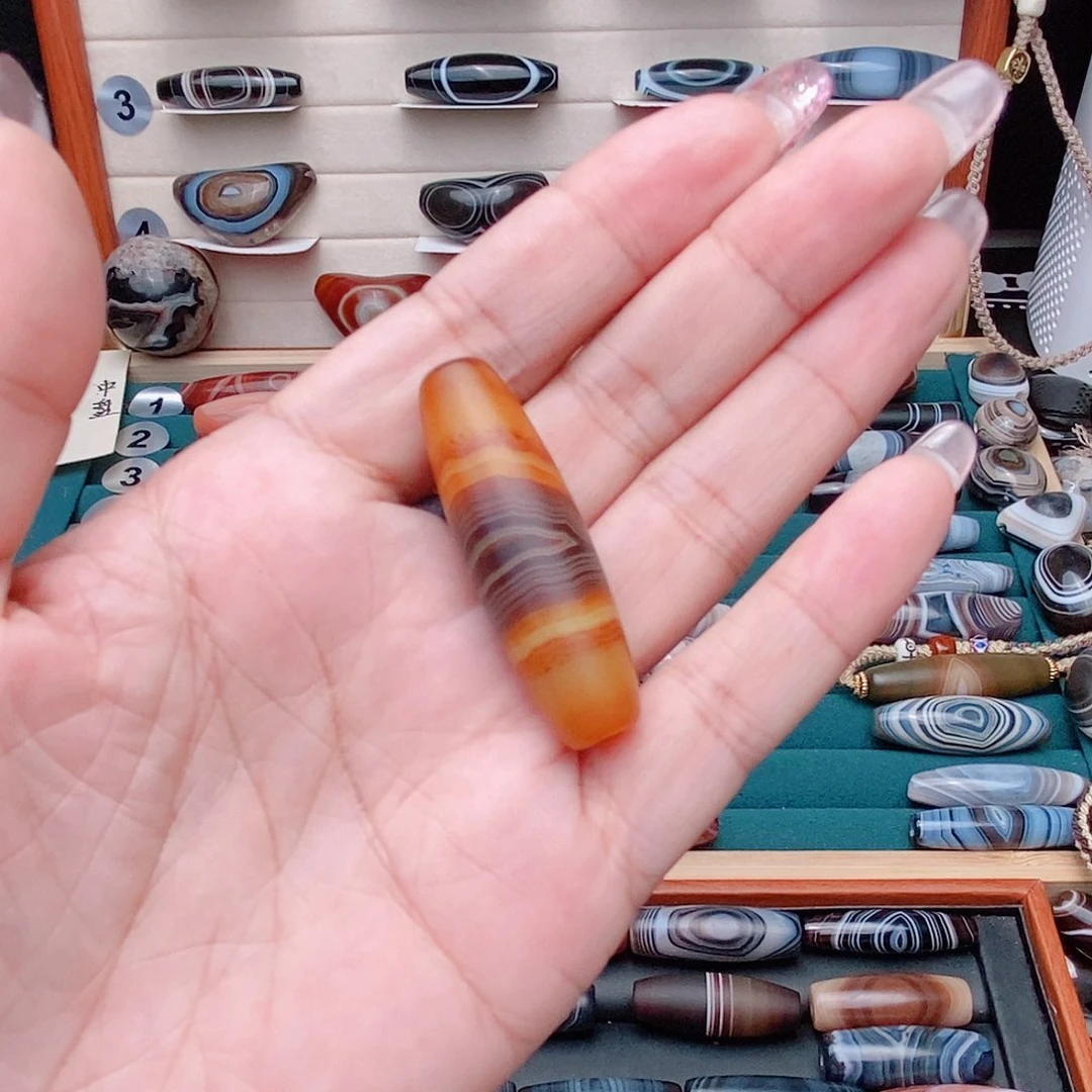 合金颈饰玛瑙/玉髓自**?