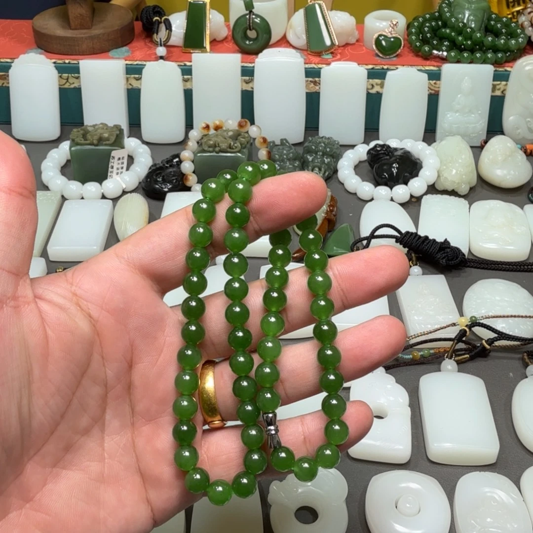 和田玉未镶嵌吊坠(赠链)