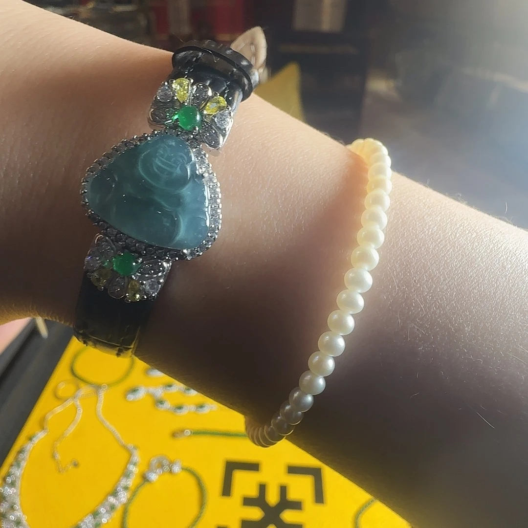 颈饰未镶嵌翡翠梓*