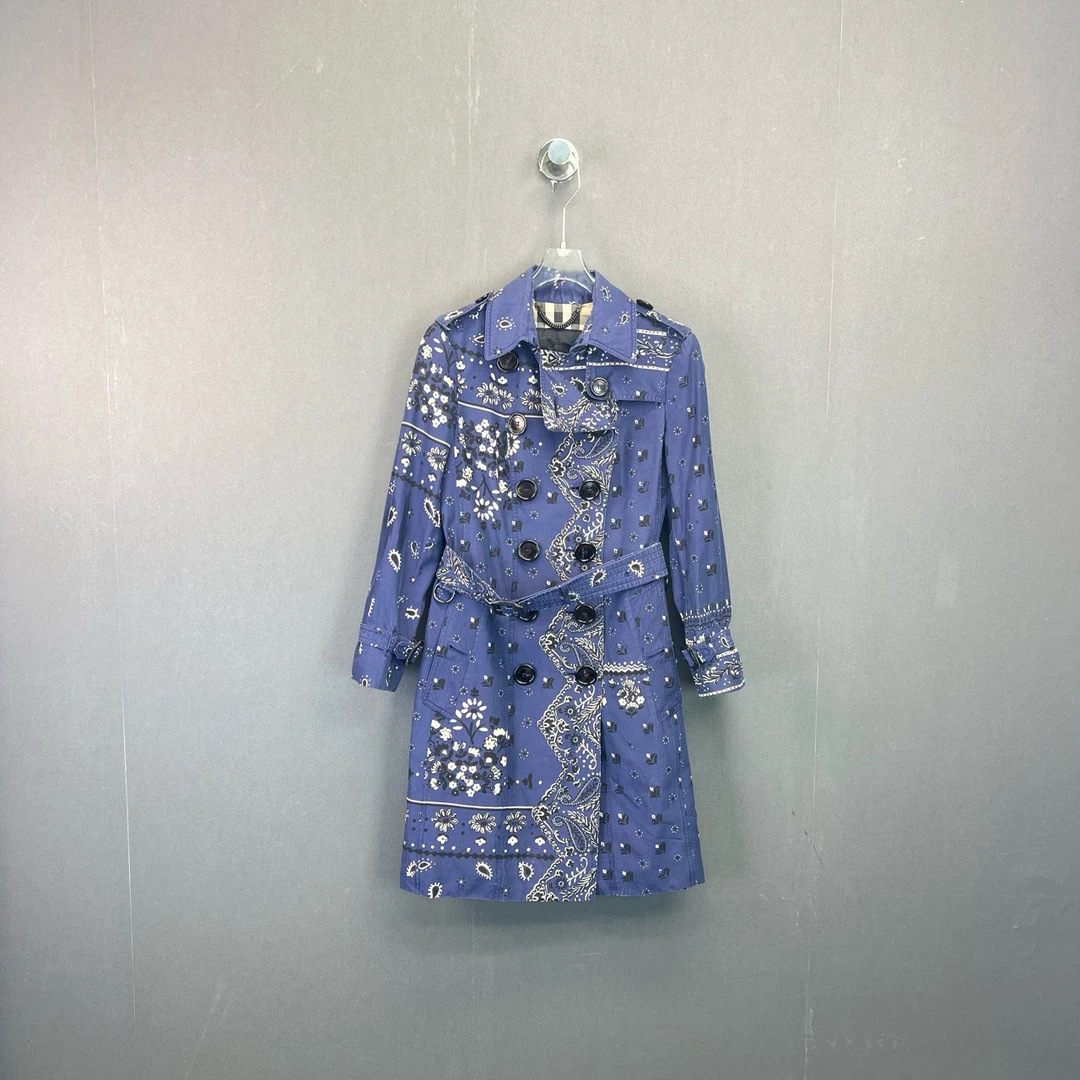 95新 BURBERRY/博柏利 34码/满印花纹复古潮流风衣/10703080