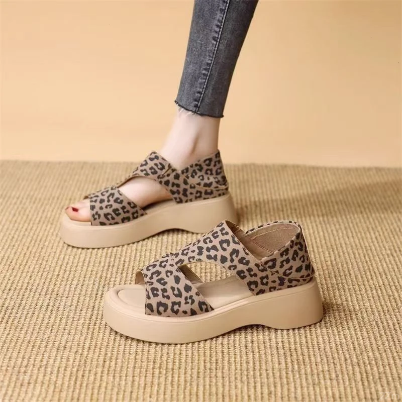 夏季包跟厚底凉鞋爆款罗马凉鞋法式复古沙滩鞋2025配裙子穿两时尚