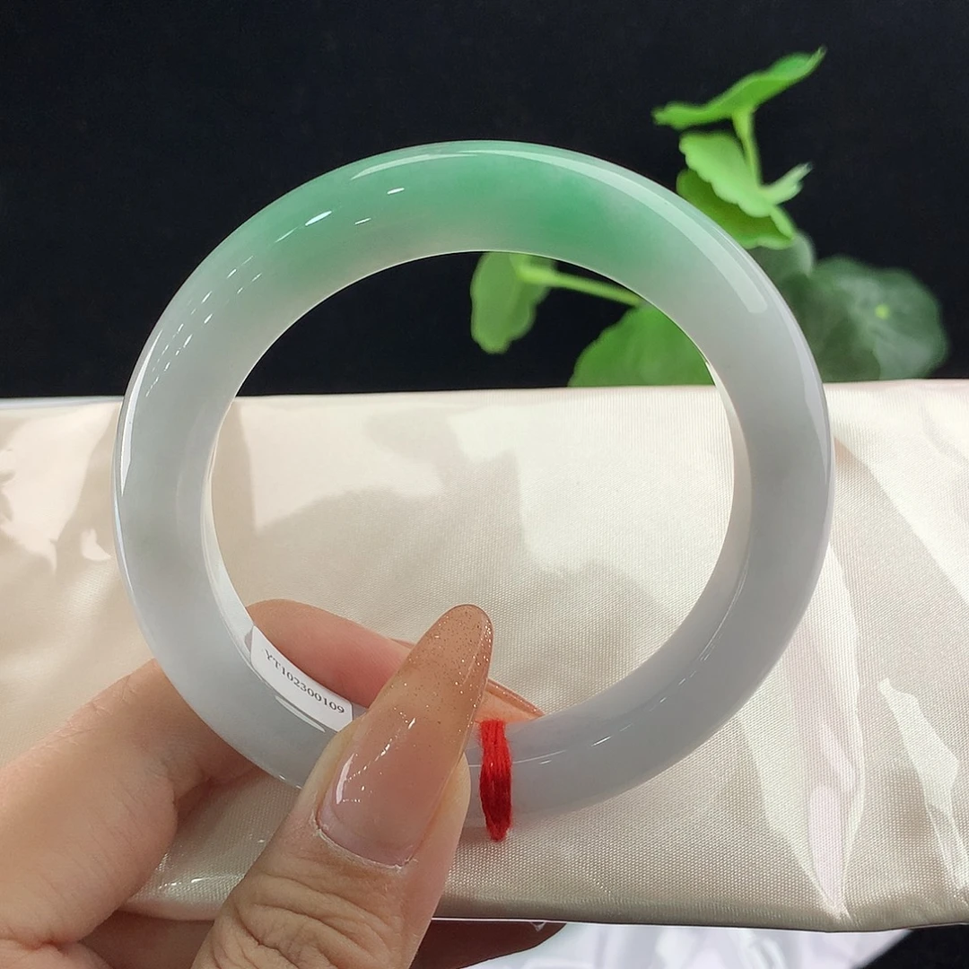 翡翠未镶嵌手镯正60